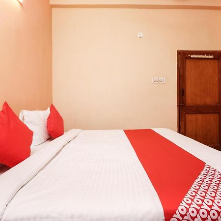 Oyo Hotel Apoorva Deluxe Jaipur Bagian luar foto