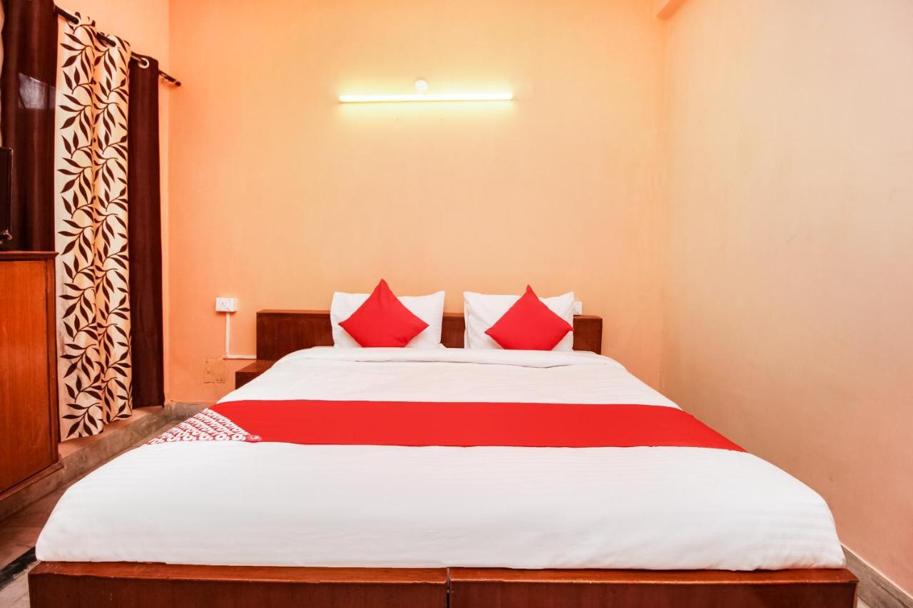 Oyo Hotel Apoorva Deluxe Jaipur Bagian luar foto