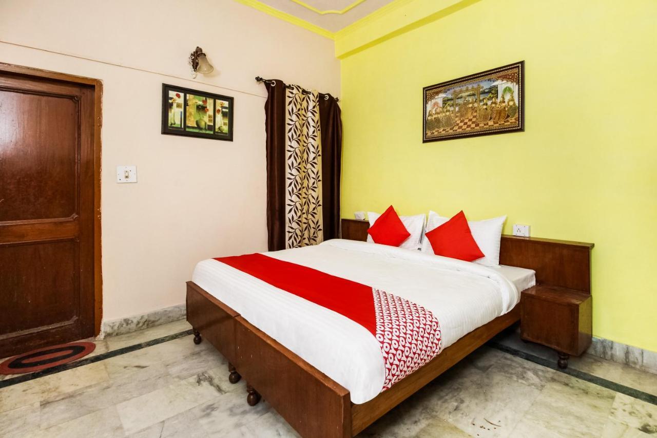 Oyo Hotel Apoorva Deluxe Jaipur Bagian luar foto