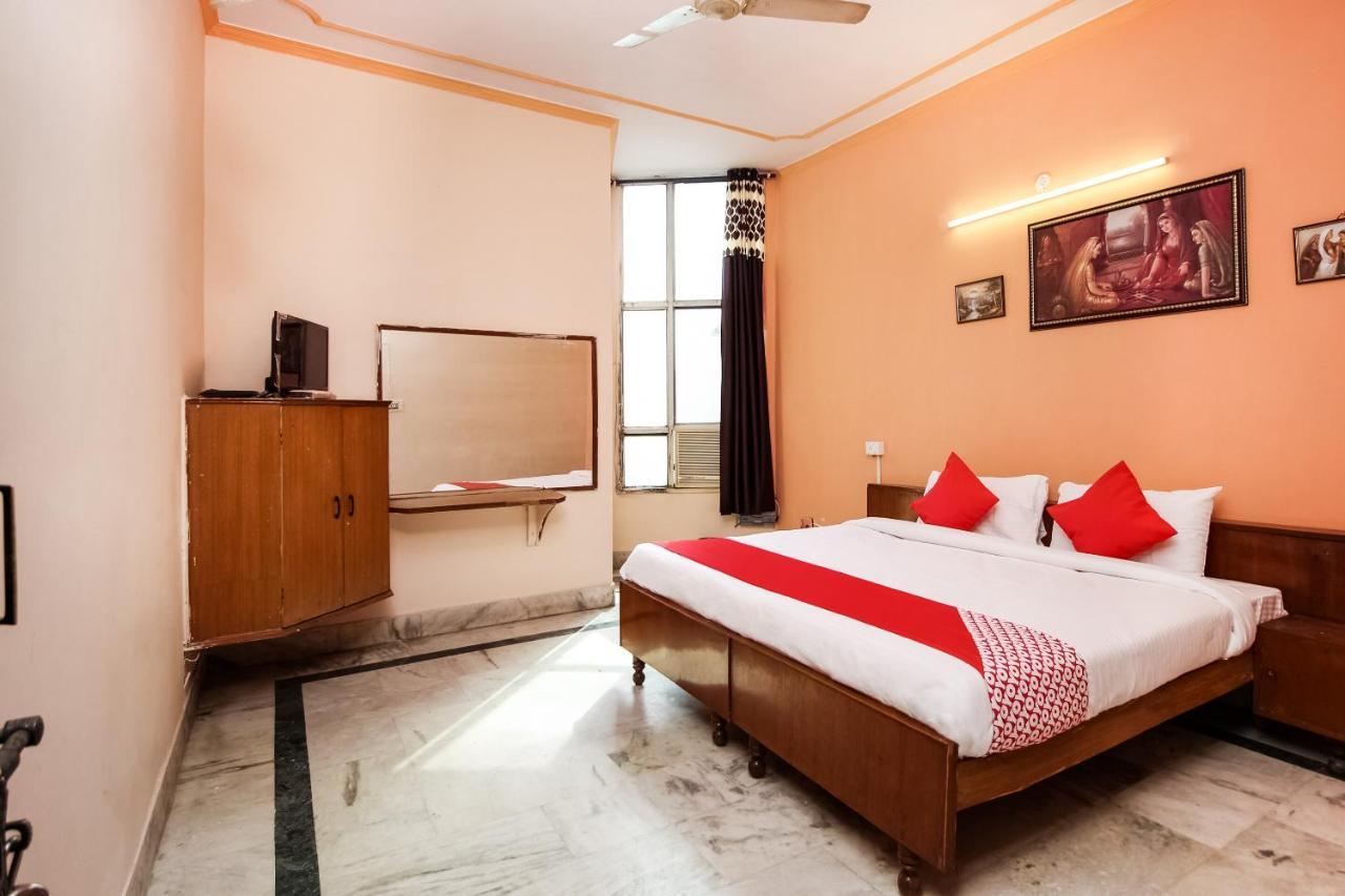 Oyo Hotel Apoorva Deluxe Jaipur Bagian luar foto