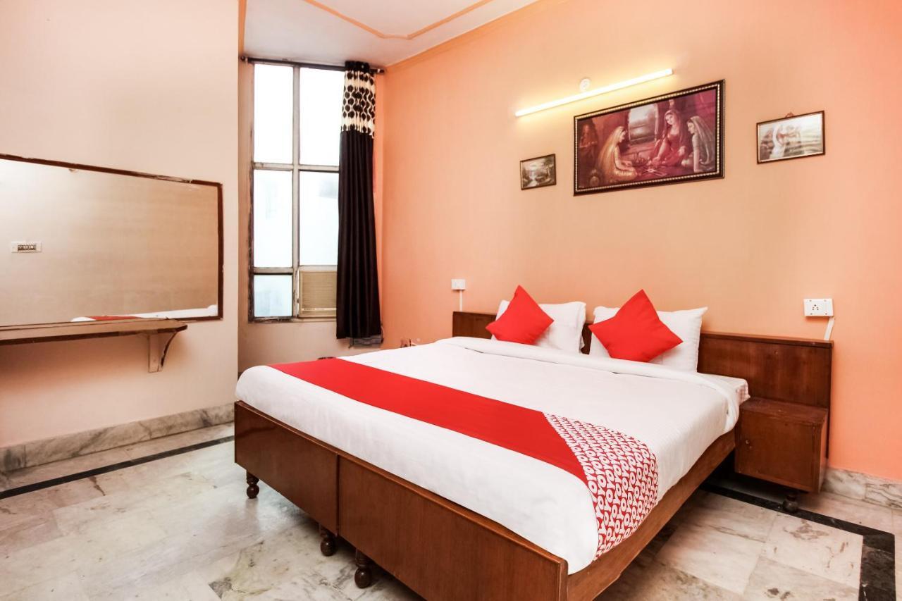 Oyo Hotel Apoorva Deluxe Jaipur Bagian luar foto